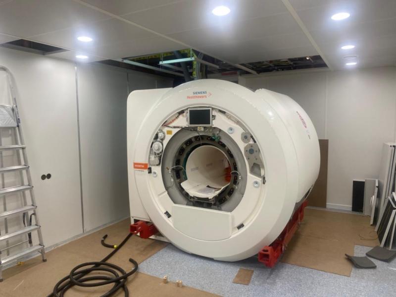 Для городской больницы Шадринска по поручению губернатора Вадима Шумкова приобрели современный магнитно-резонансный томограф