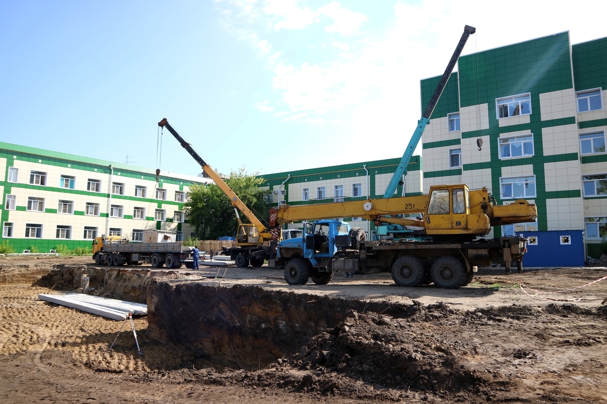 Лариса Кокорина рассказала о строительстве, ремонте, новом оборудовании и кадрах для больниц Курганской области