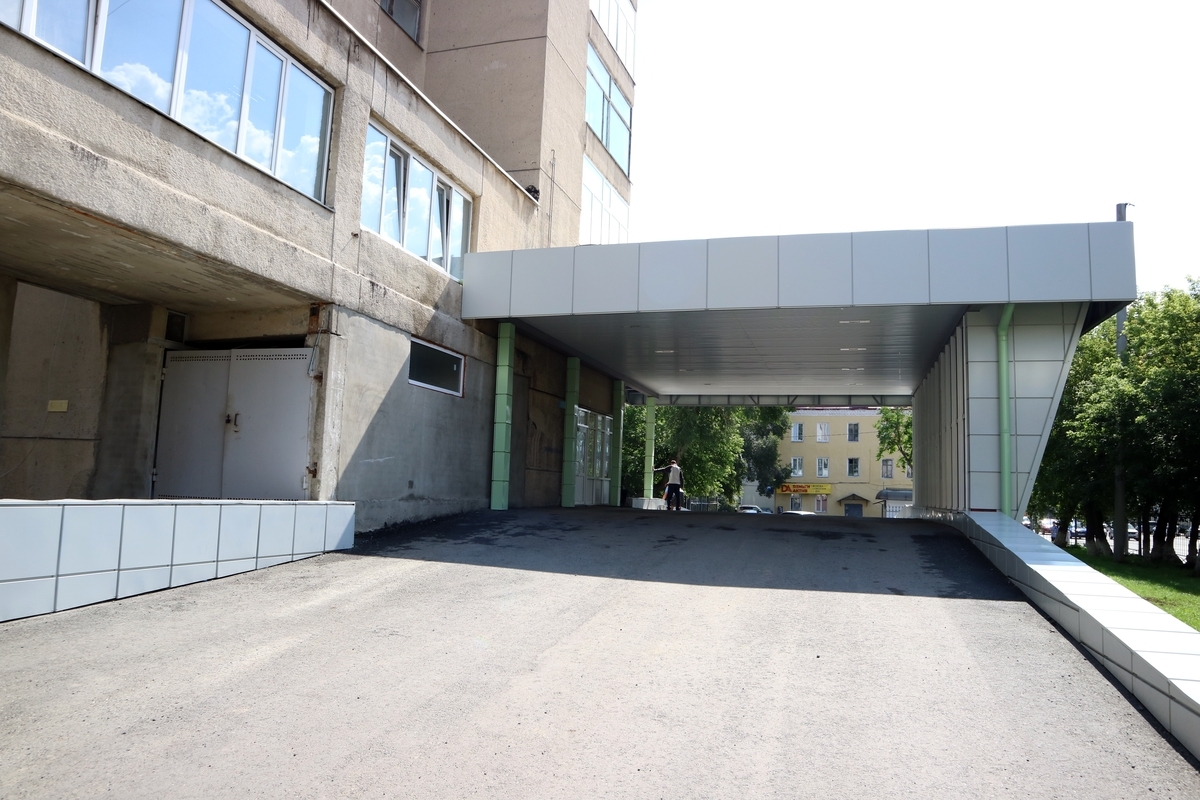 Лариса Кокорина рассказала о строительстве, ремонте, новом оборудовании и кадрах для больниц Курганской области