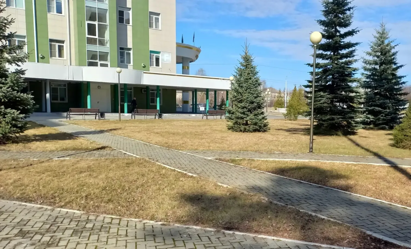 Коллективы медицинских организаций дружно и плодотворно продолжают уборку в рамках субботника.