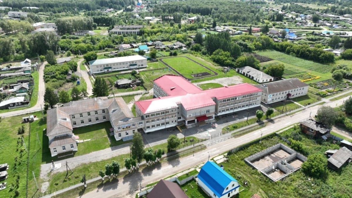 Губернатор Вадим Шумков оценил ремонт социальных объектов в Шатрово и поставил задачи на ближайшую перспективу