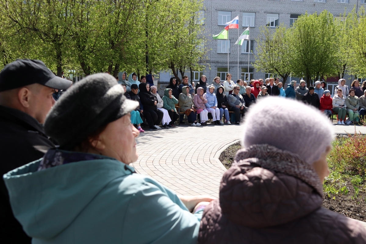 Замгубернатора Наталья Кирилова поздравила с наступающим Днём Победы пациентов и сотрудников областного госпиталя ветеранов войн