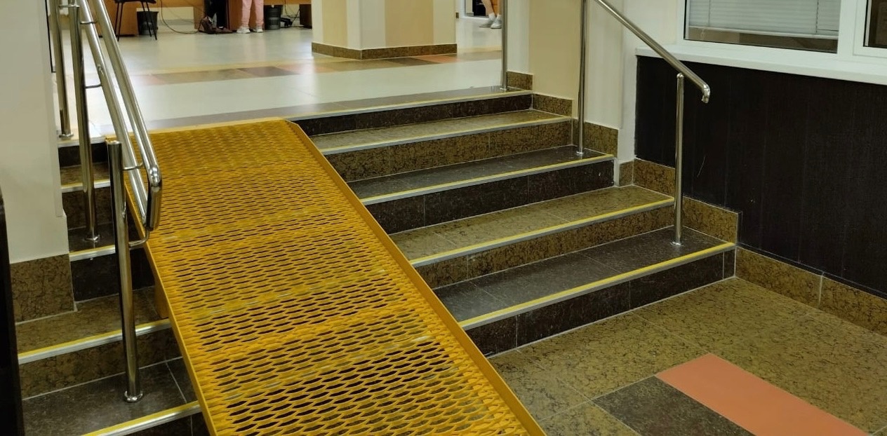 В Курганской детской поликлинике завершился ремонт регистратуры