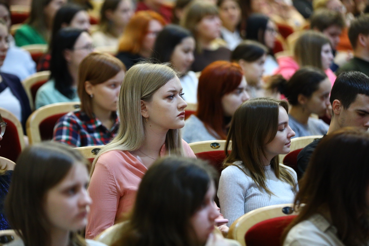 Губернатор Вадим Шумков открыл Всероссийскую медицинскую конференцию, которая проводится в Кургане
