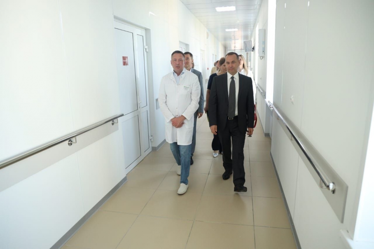 Губернатор Вадим Шумков оценил ремонт отделений Курганской областной клинической больницы и поставил задачи по её дальнейшему обновлению