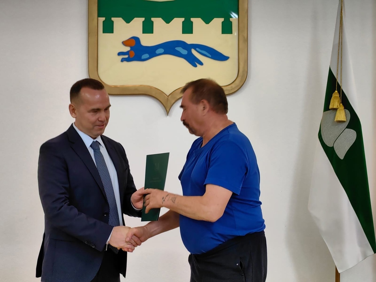 Губернатор Вадим Шумков накануне профессионального праздника вручил награды медицинским работникам региона