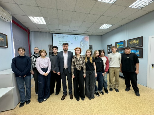 В рамках Всемирного дня борьбы против рака главный внештатный специалист онколог Департамента здравоохранения Курганской области рассказал о профилактике онкологических заболеваний.