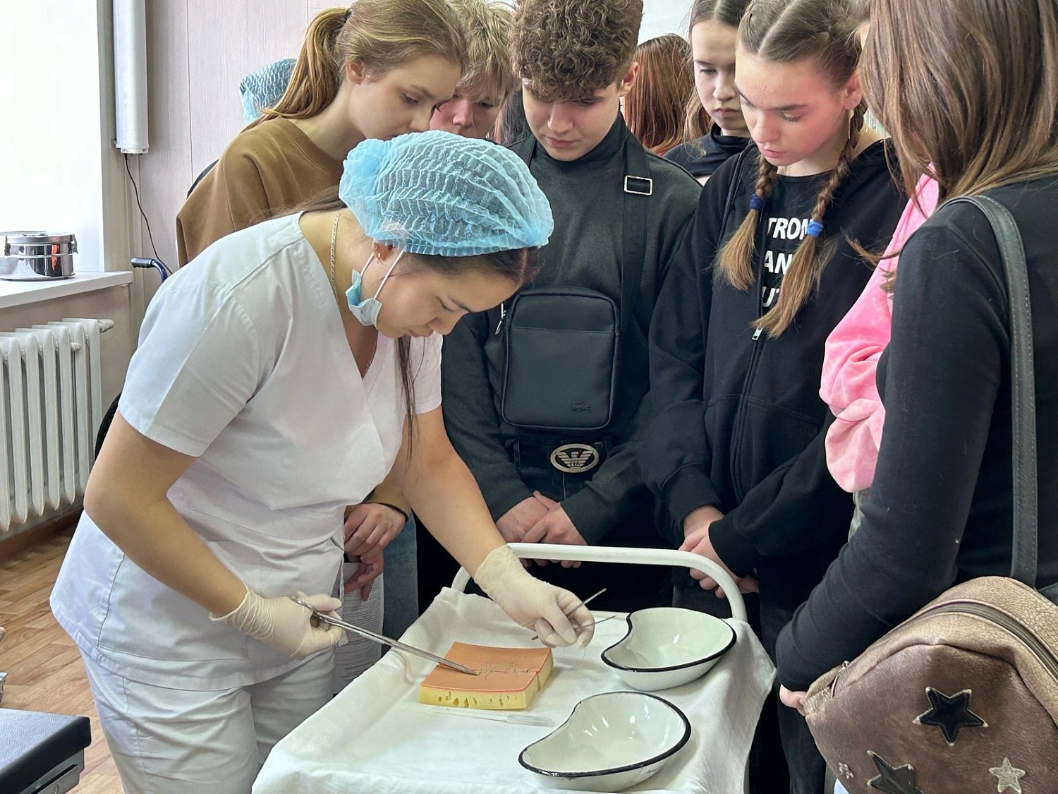 22 марта 2025 года, в Курганском базовом медицинском колледже прошёл День открытых дверей «Шаг в профессию»