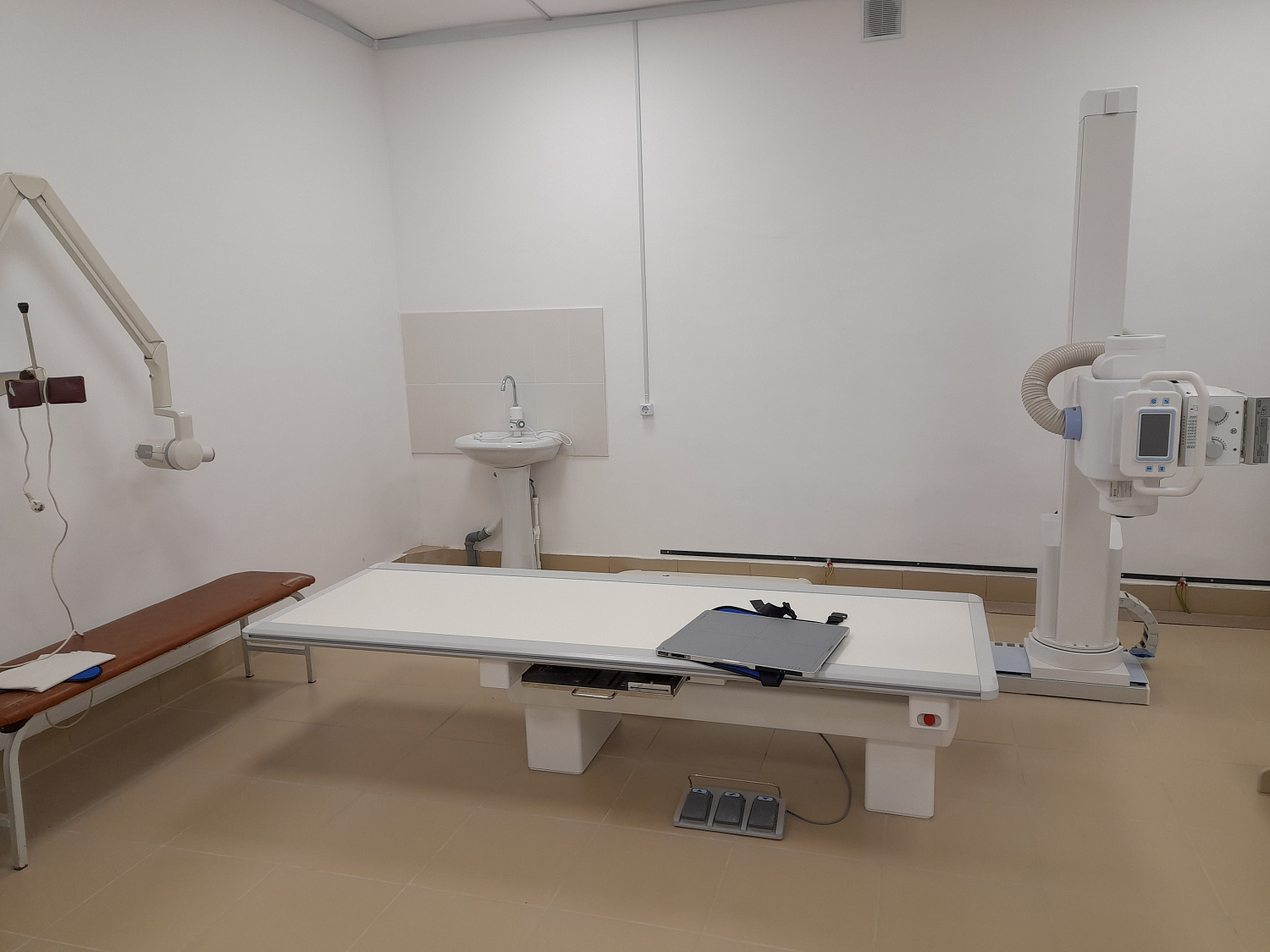 В Лебяжьевской центральной районной больнице завершили ремонт 2 и 4 этажа поликлиники