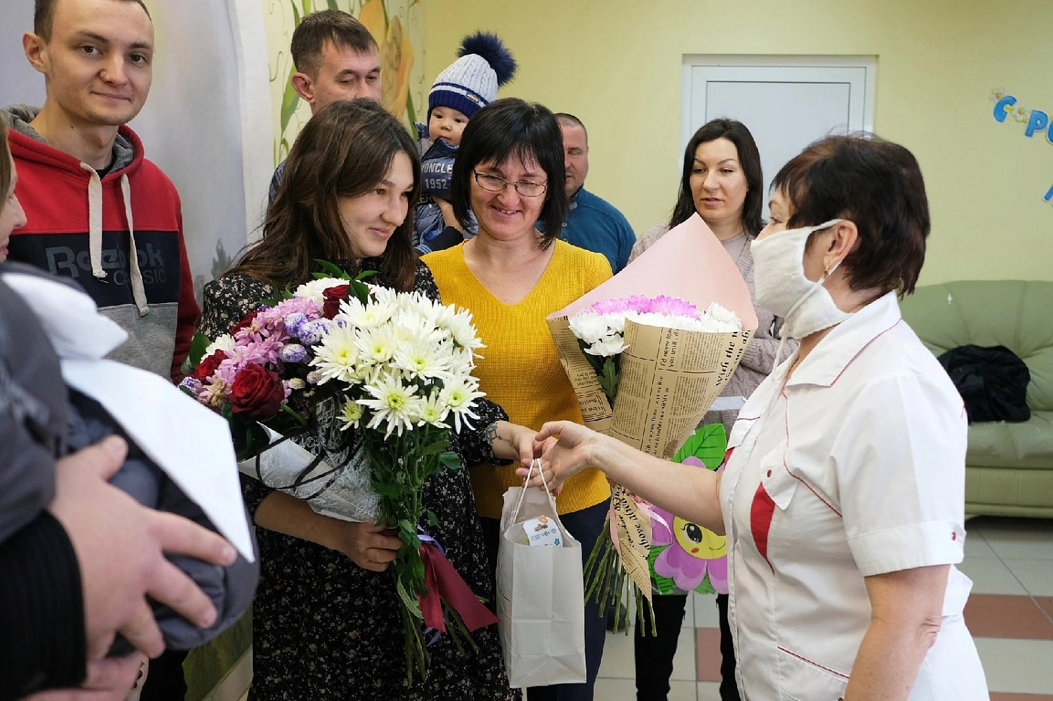 В День матери в Курганском областном перинатальном центре прошла торжественная выписка