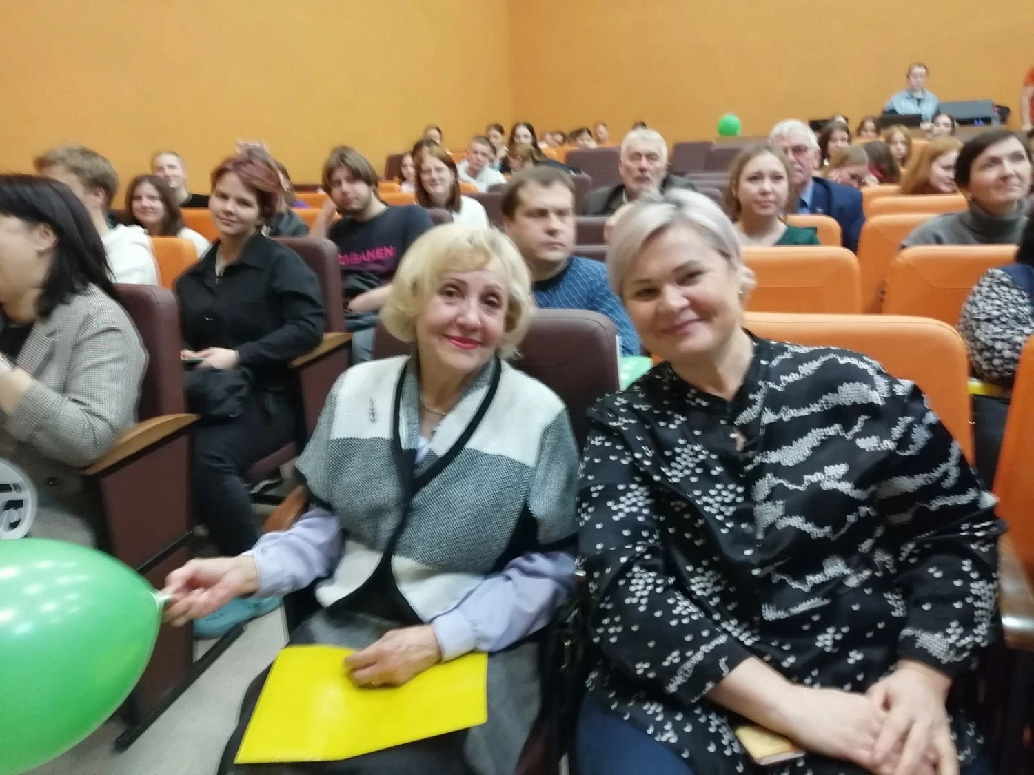 Директор департамента здравоохранения Курганской области Алексей Сигидаев поздравил студентов и преподавателей колледжа