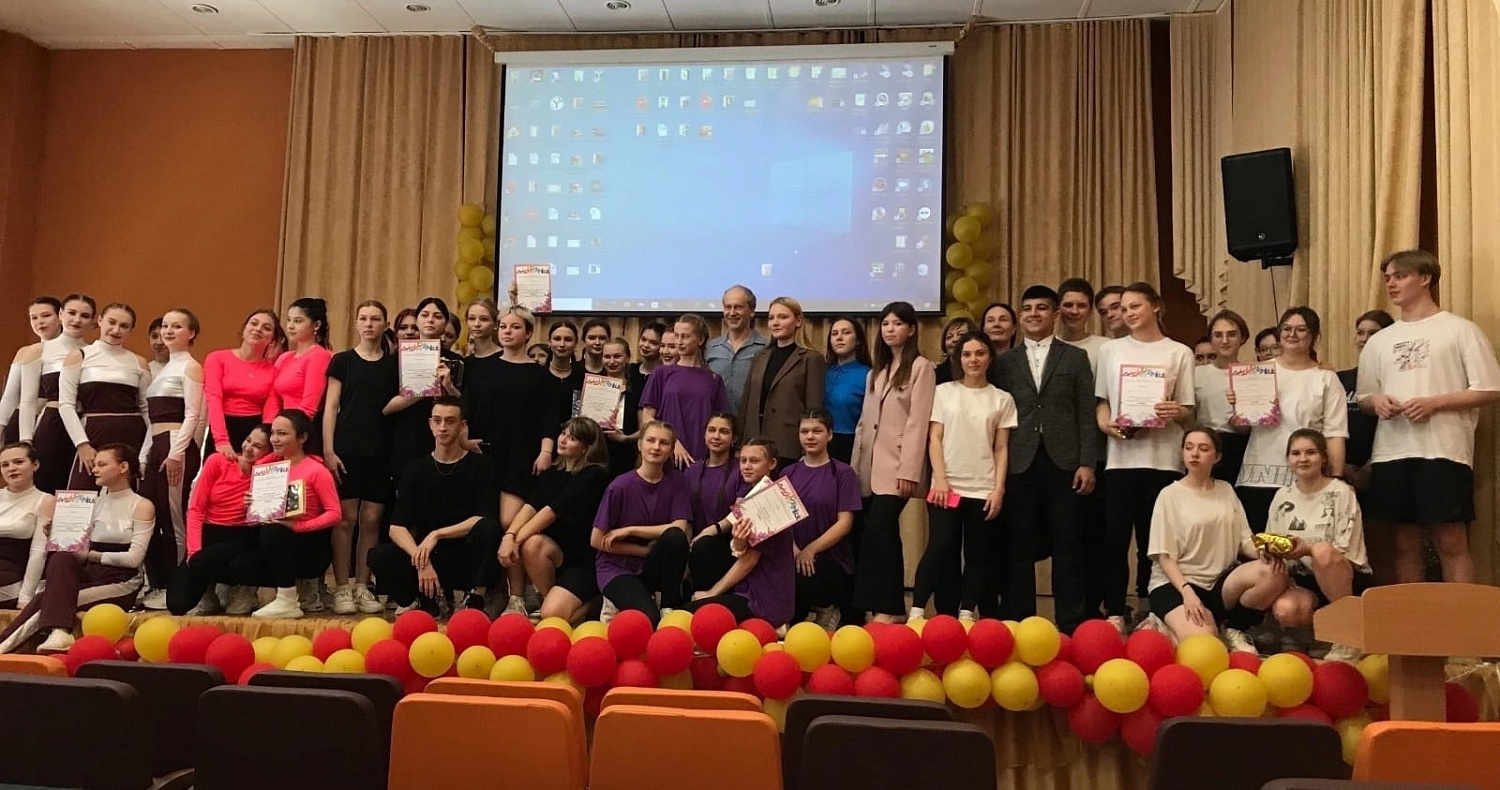 Сегодня, 5 марта, в Курганском базовом медицинском колледже состоялись соревнования по фитнес - аэробике среди студентов учебных групп колледжа, посвященных Международному женскому дню 8-е марта