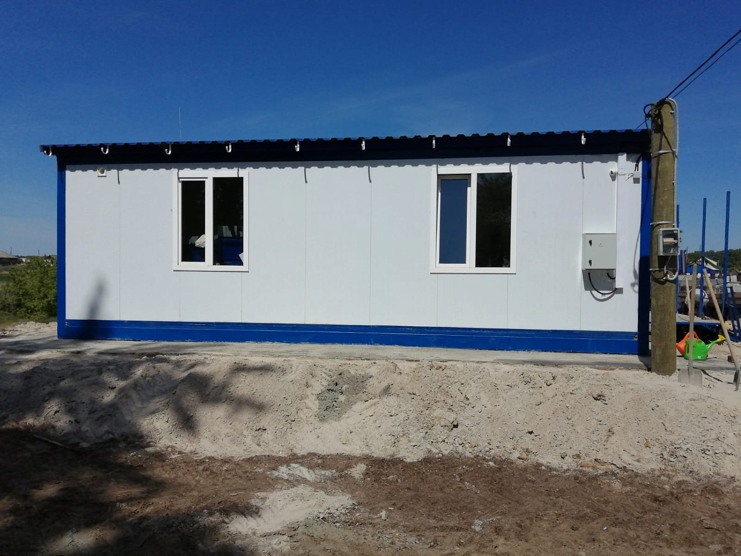 Модернизация первичного звена: в селе Арлагуль Лебяжьевского муниципального округа ведется установка модульного здания фельдшерско-акушерского пункта