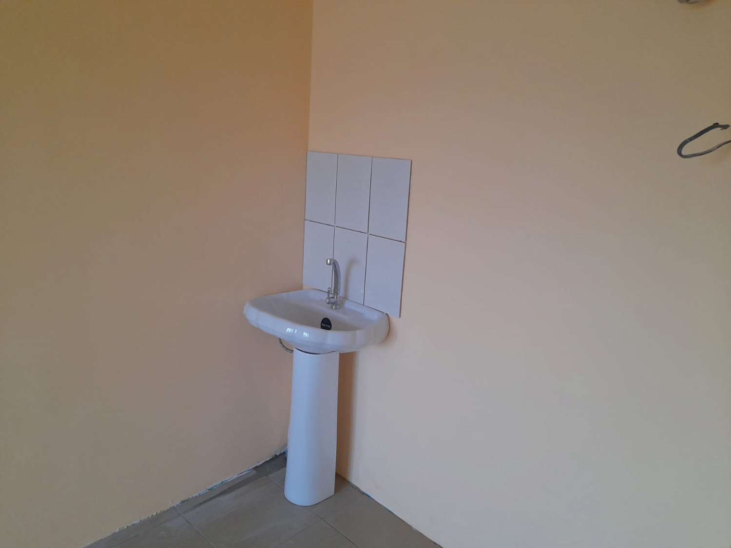 В селе Колташово Кетовского муниципального округа завершается капитальный ремонт фельдшерско –акушерского пункта