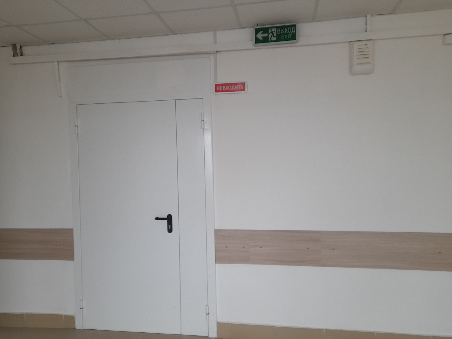 В Лебяжьевской центральной районной больнице завершили ремонт 2 и 4 этажа поликлиники