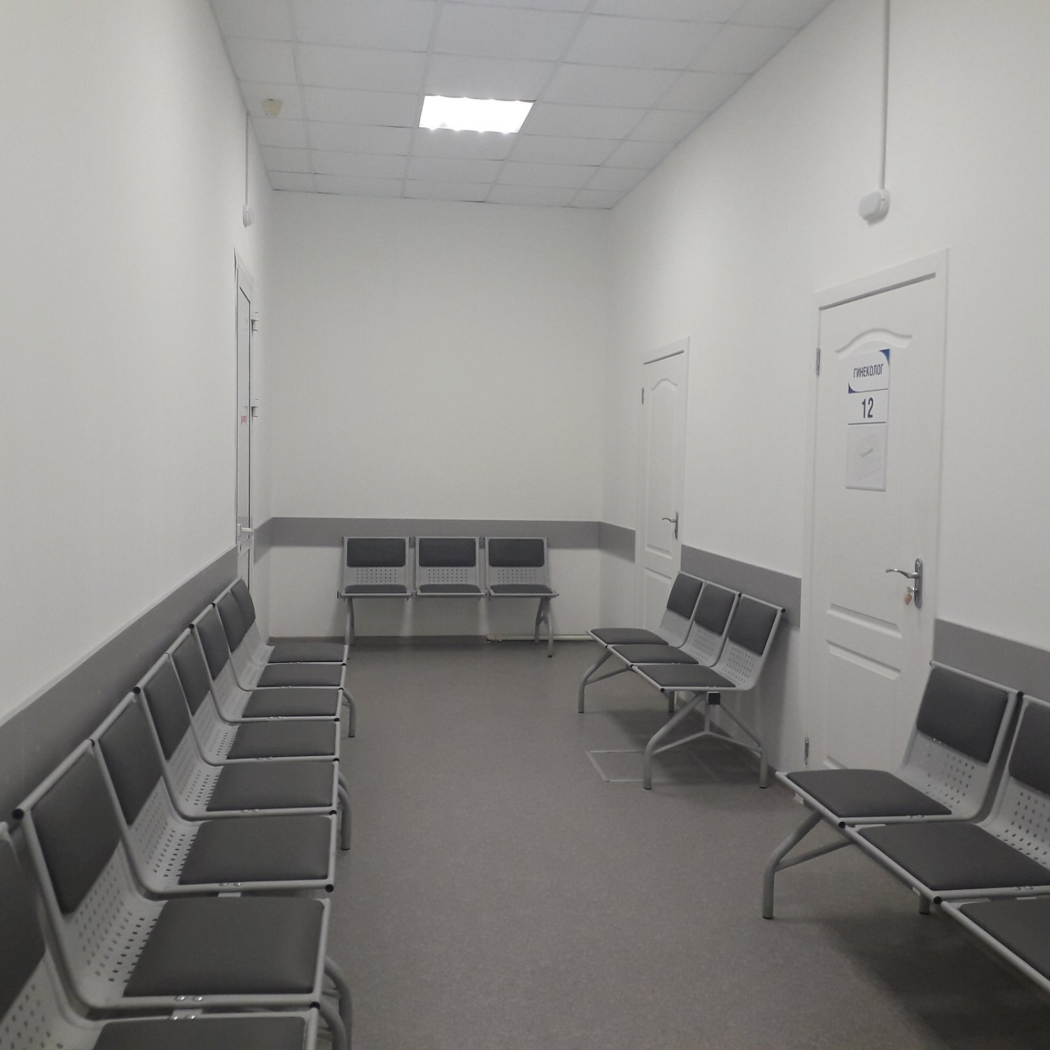 Завершен ремонт в двух отделениях Курганской поликлиники №2 