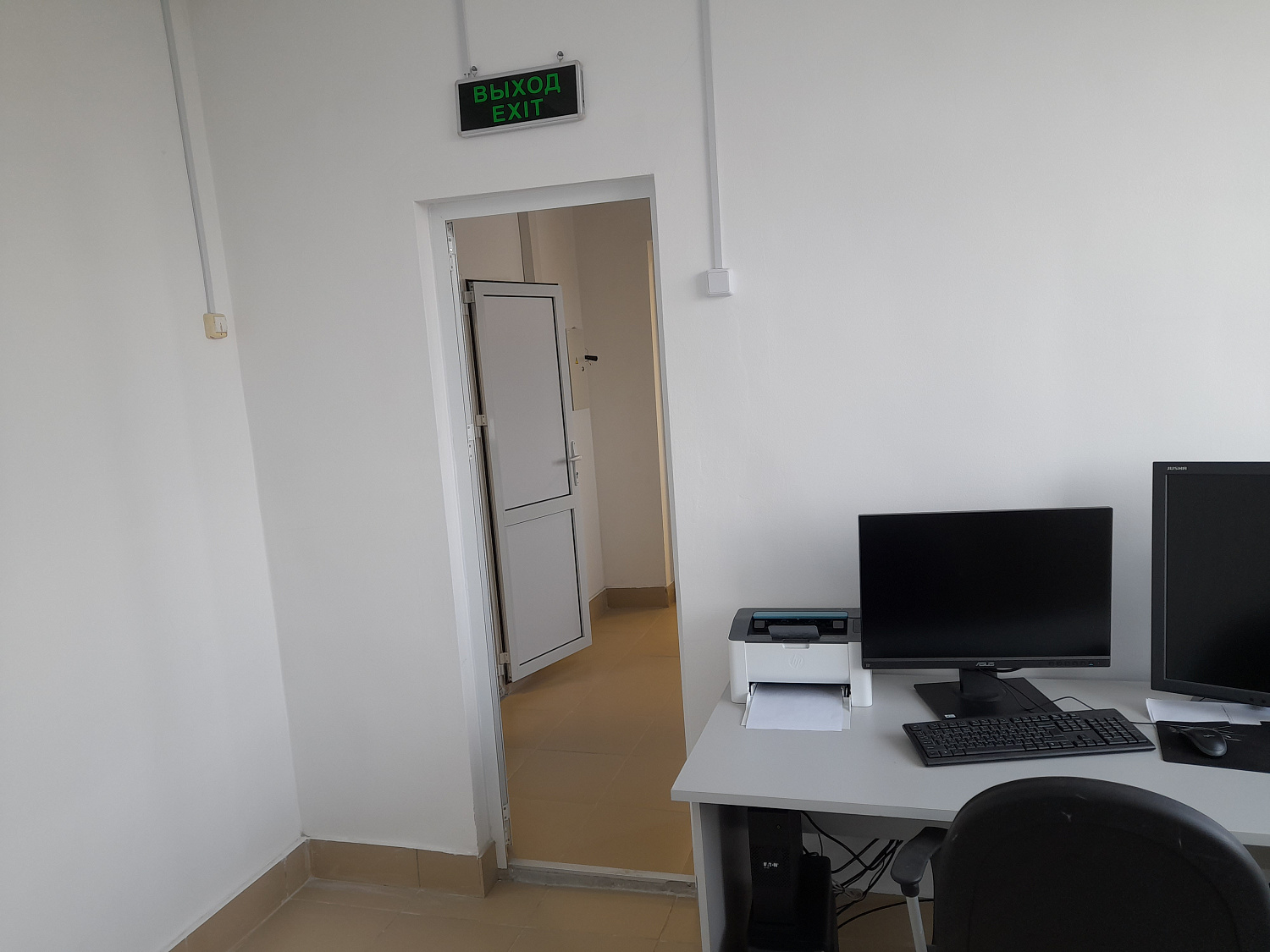 В Лебяжьевской центральной районной больнице завершили ремонт 2 и 4 этажа поликлиники