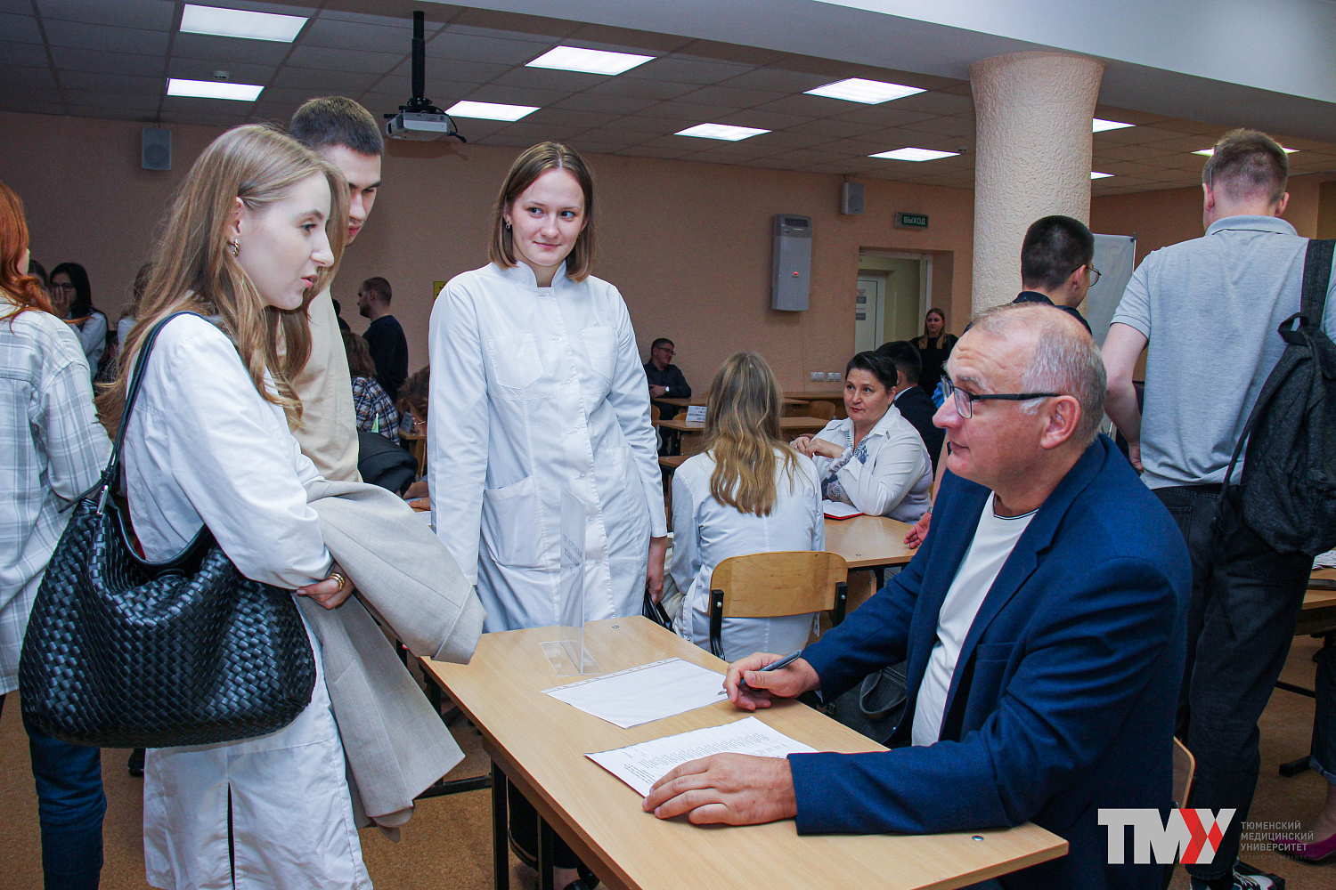 17 сентября представители Департамента здравоохранения Курганской области и медицинских организаций встретились со студентами 3-6 курсов и ординаторами Тюменского государственного медицинского университета