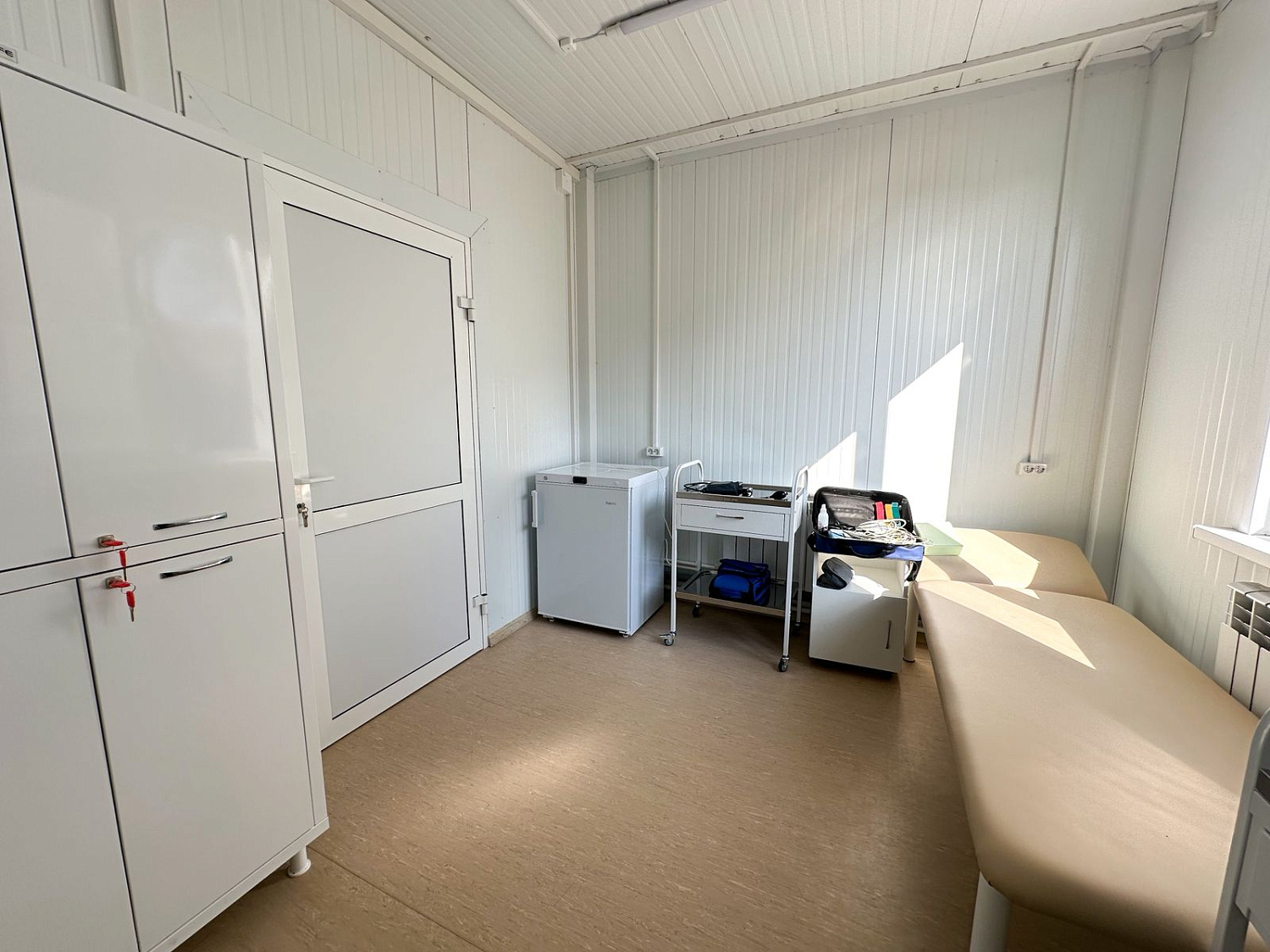 17 сентября в селе Рычково Белозерского муниципального округа состоялось открытие нового модульного фельдшерского-акушерского пункта