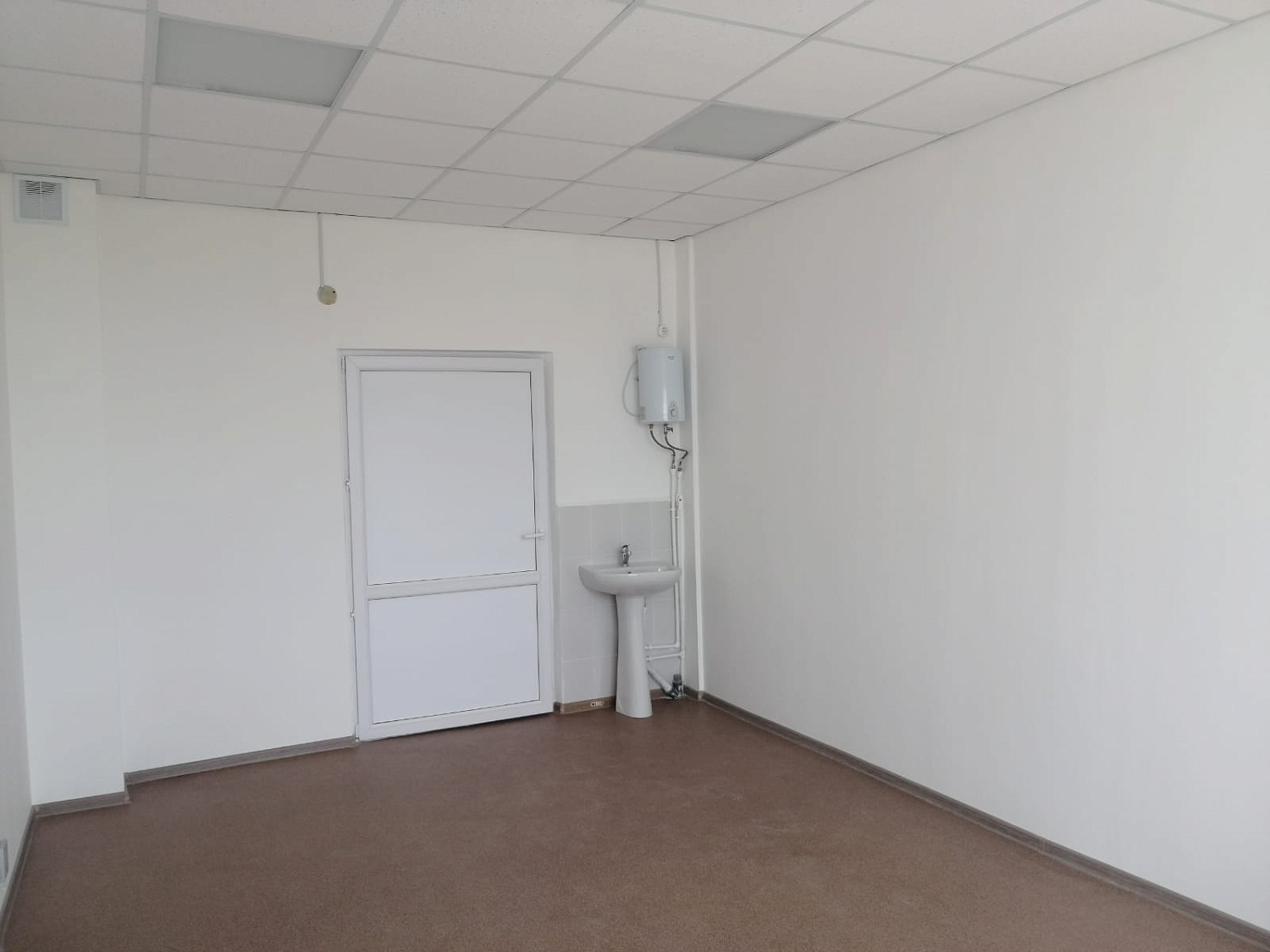 В филиале Межрайонной больницы №3 в селе Звериноголовское ведутся работы по капитальному ремонту