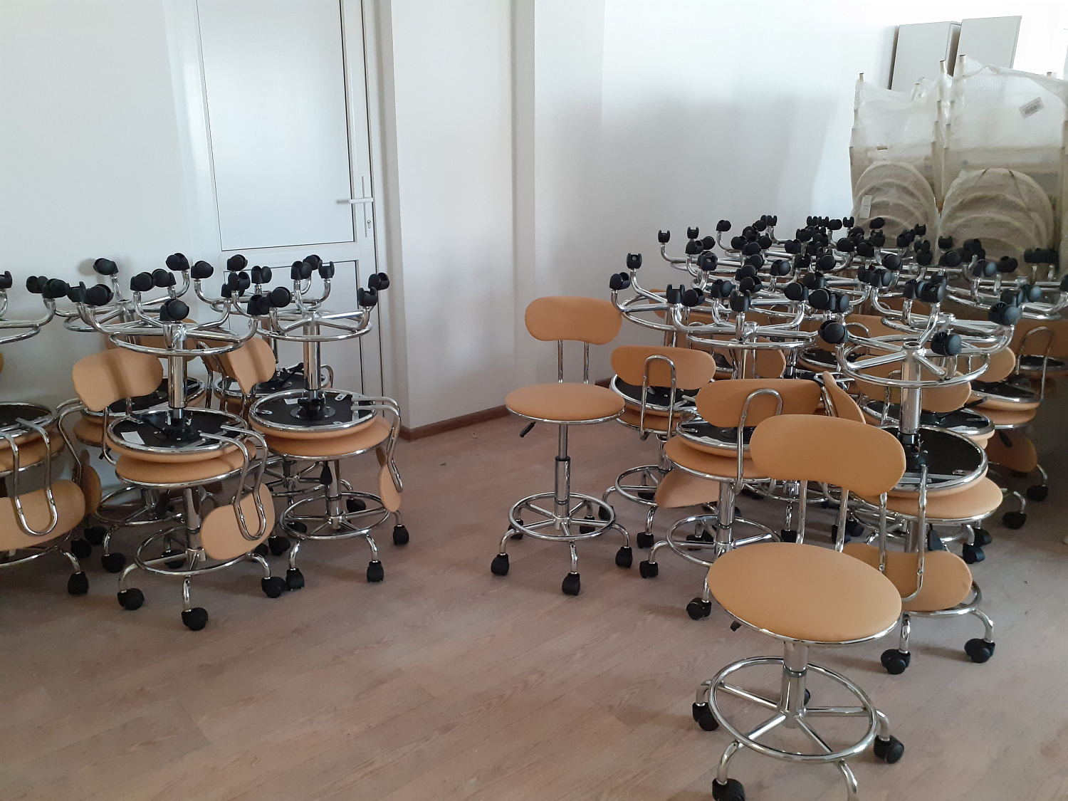 Возведение детской поликлиники в Заозерном близится к завершению