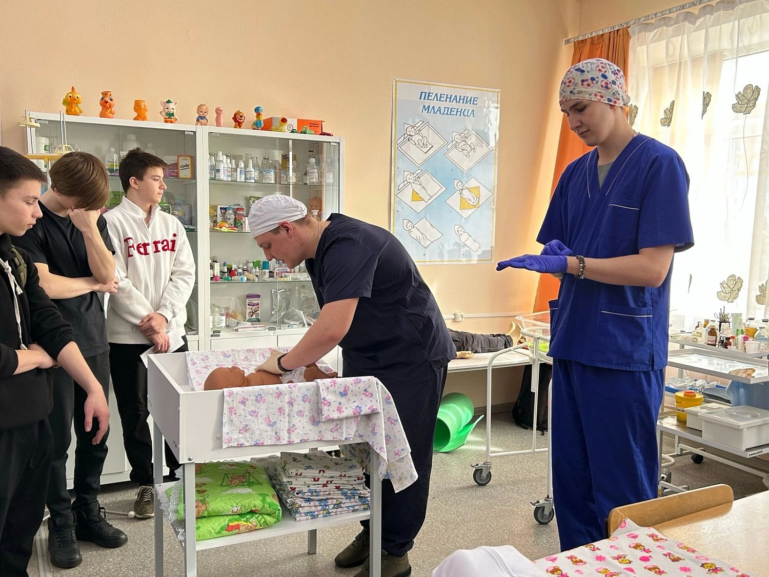 22 марта 2025 года, в Курганском базовом медицинском колледже прошёл День открытых дверей «Шаг в профессию»