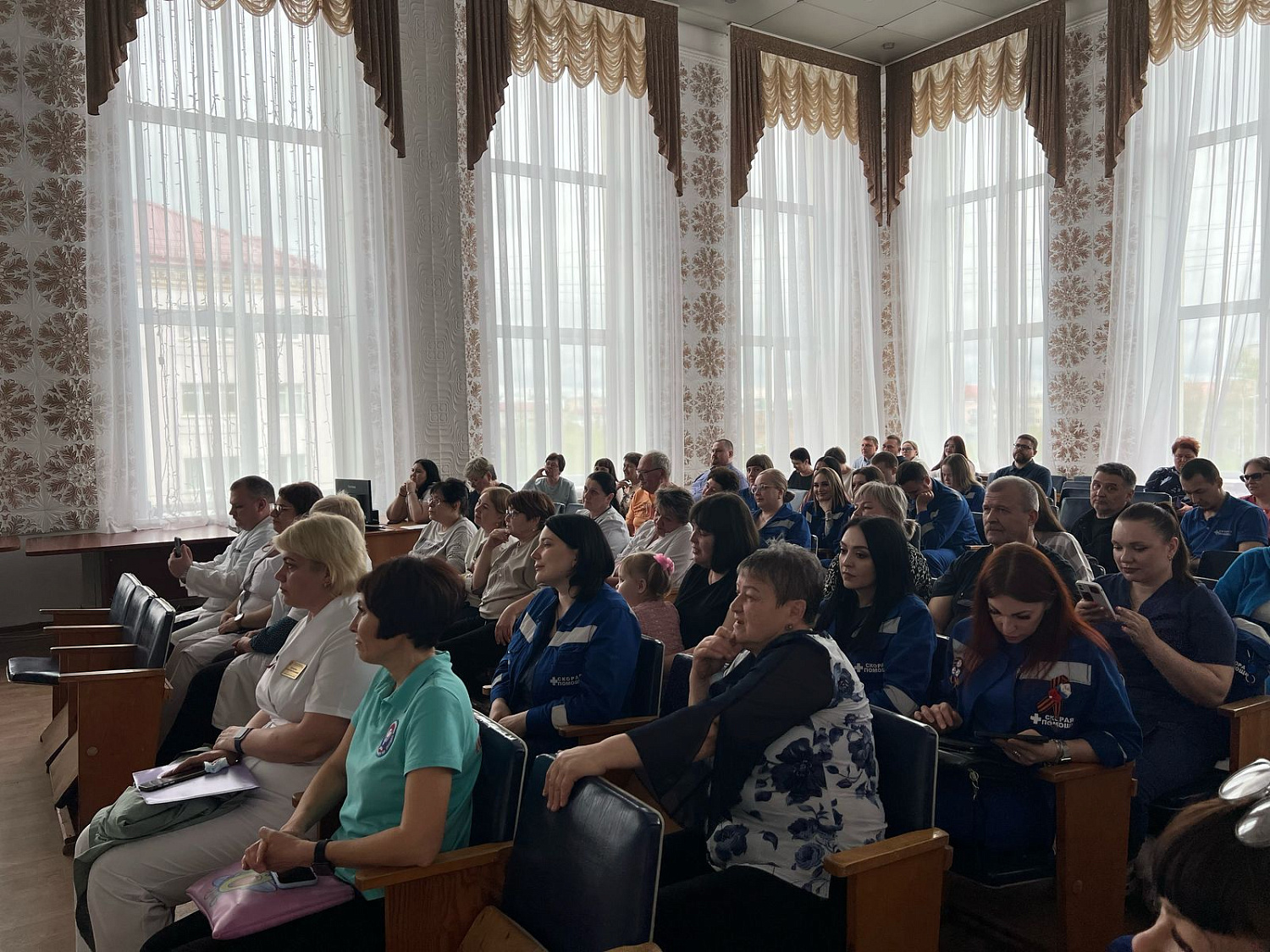 В Курганской больнице скорой медицинской помощи наградили лучших сотрудников скорой медицинской помощи