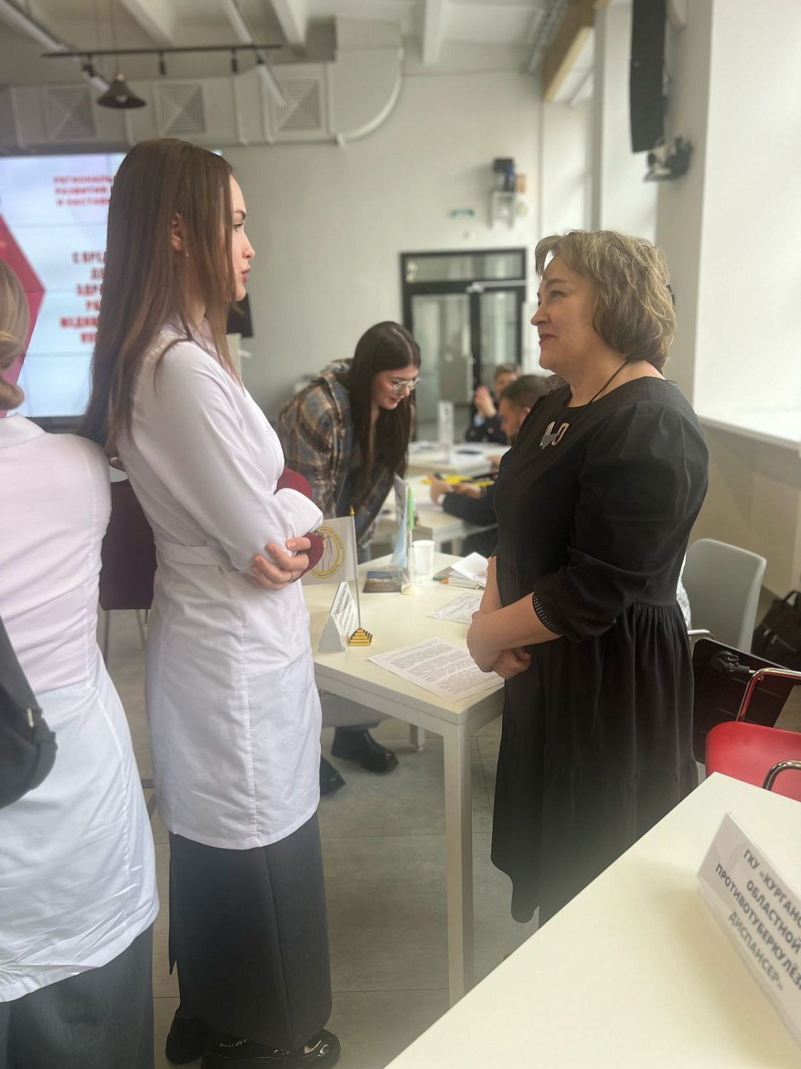 В Курганской области продолжается работа по привлечению молодых специалистов в учреждения здравоохранения Курганской области