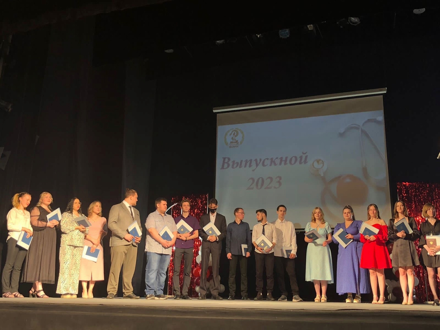 Выпускники Курганского базового медицинского колледжа получили дипломы